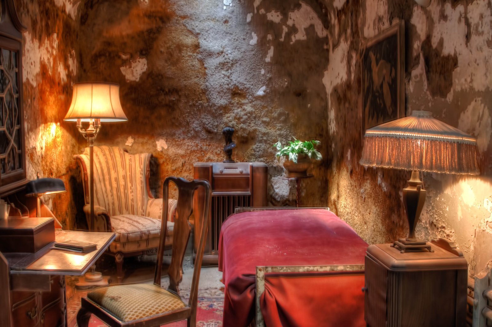 Al Capone's furnished cell at Eastern State Penitentiary, Cellblock 8